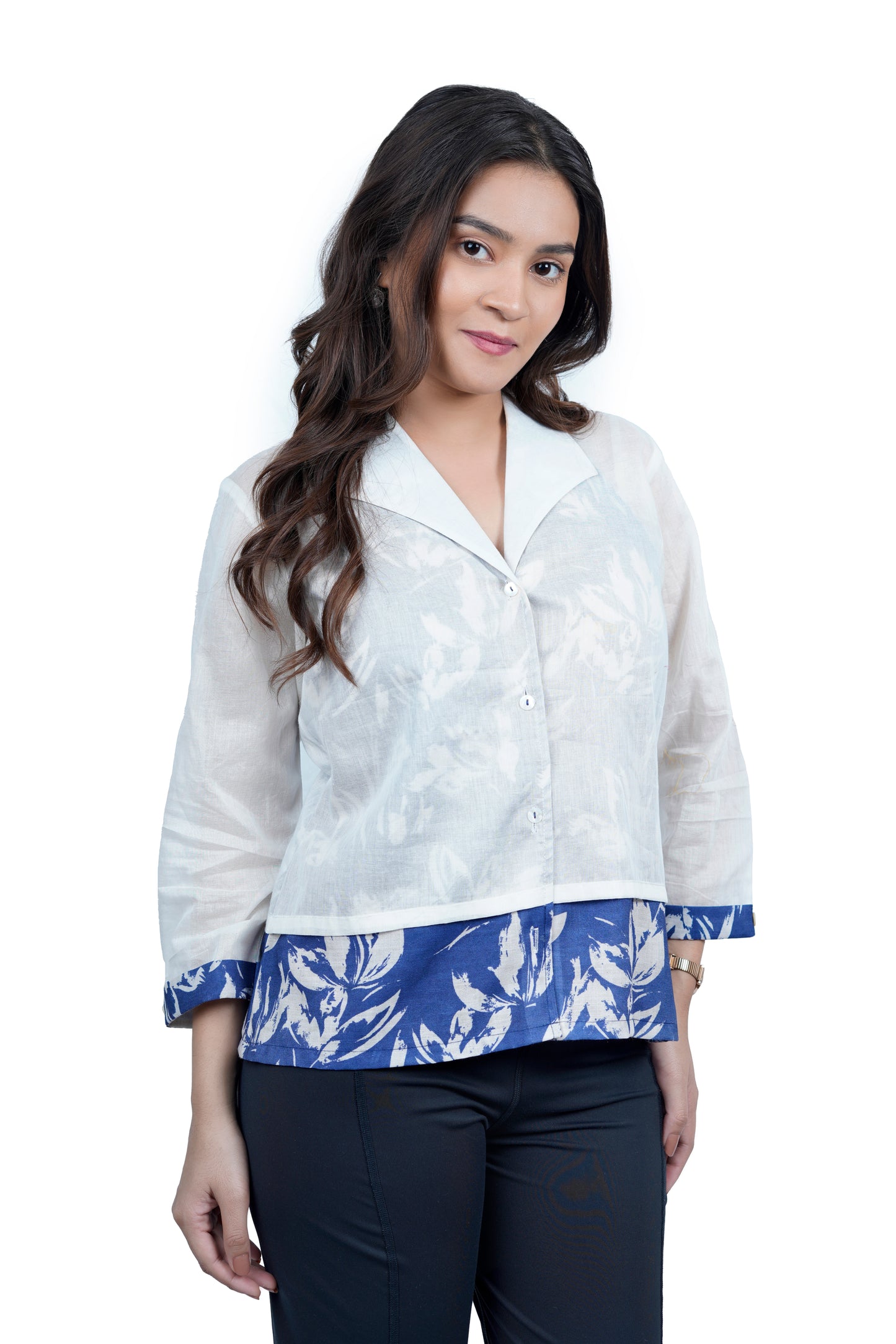 White & Blue Contrast-Collar Floral Hem Shirt